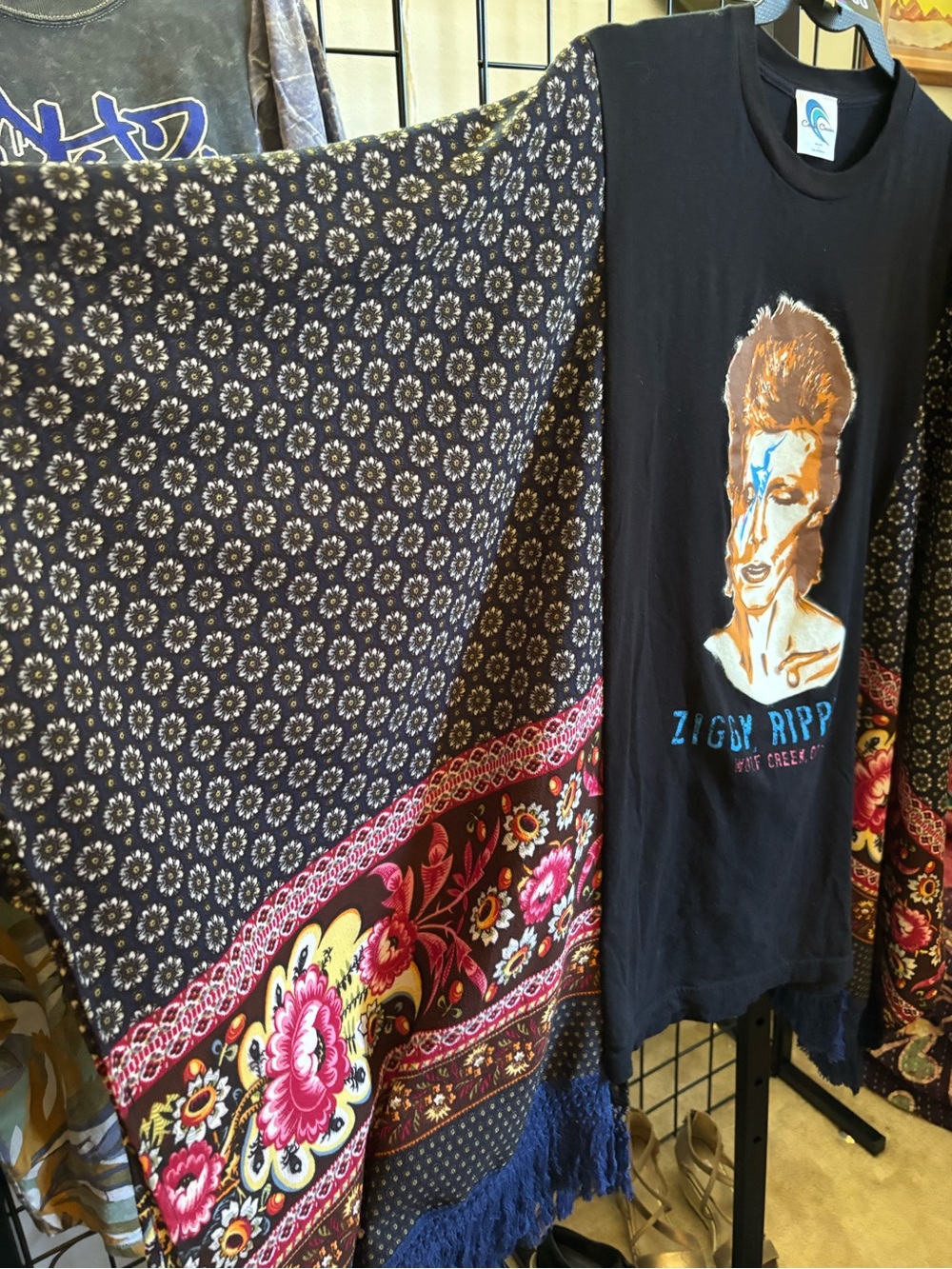 9. Bowie Ziggy Ripped Rocktop - Picture 2 of 2